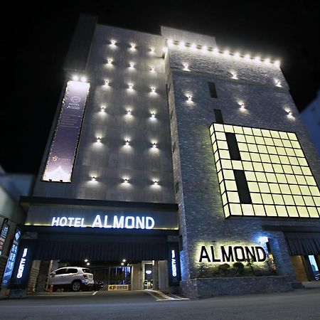 Masan Almond Hotel Чханвон Экстерьер фото